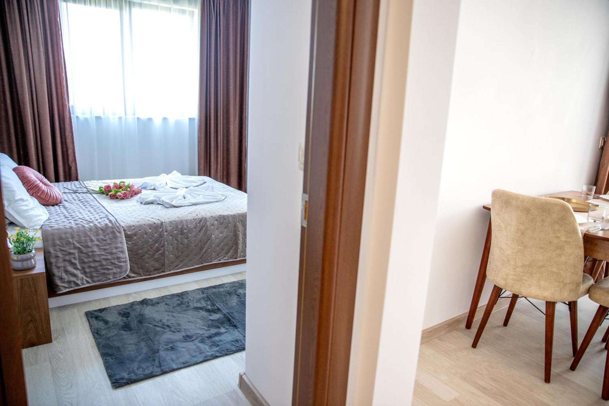 Two-Bedroom Premium Apartment セインツ・コンスタンティン＆ヘレナ エクステリア 写真